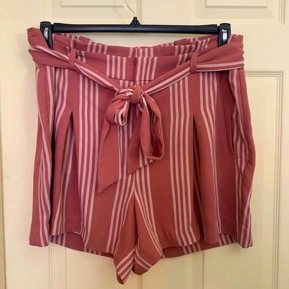 Torrid Paperbag Waist Striped Flowy Shorts with Pockets - Picture 4 of 7